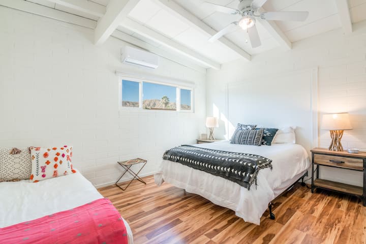 маслинова стая в основната къща с двойно легло + единично легло по избор >> 