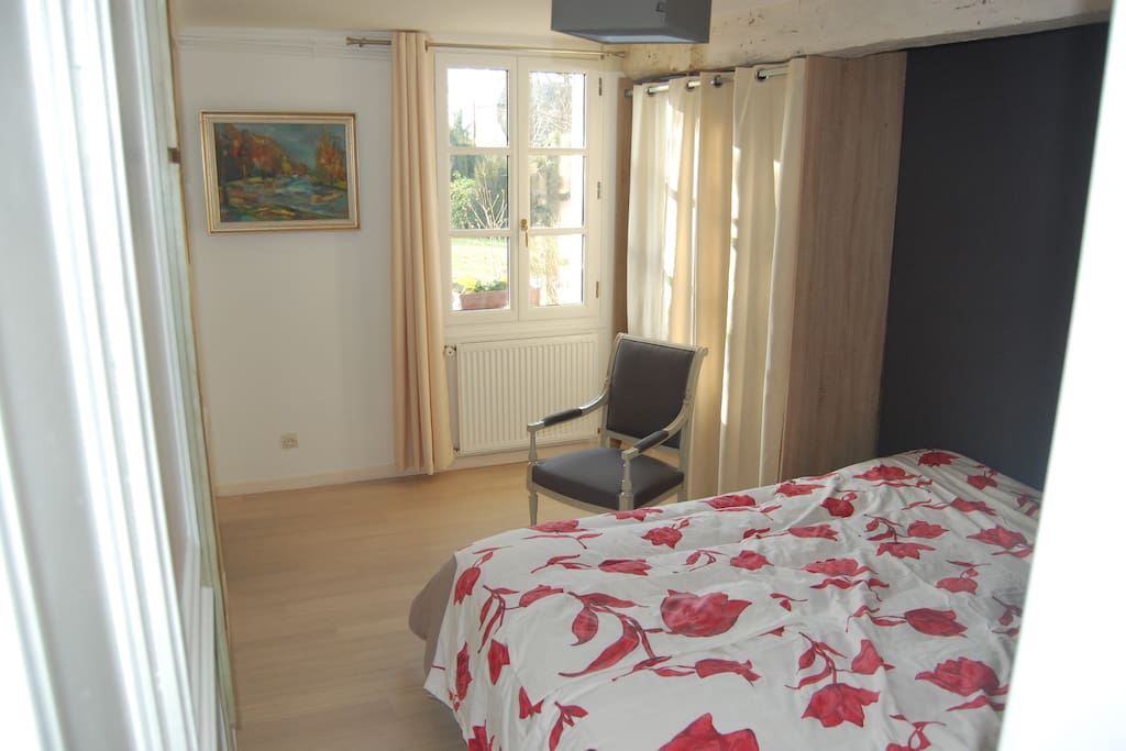 chambre lit double - armoire