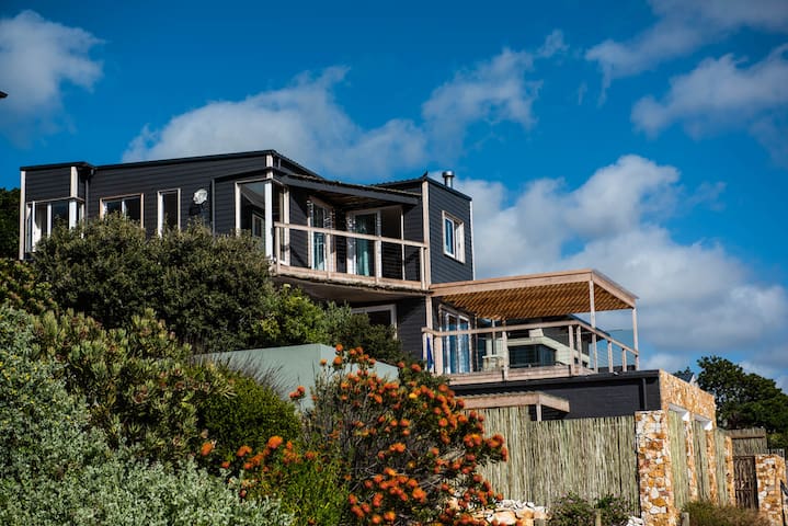 Exquisite sea view home