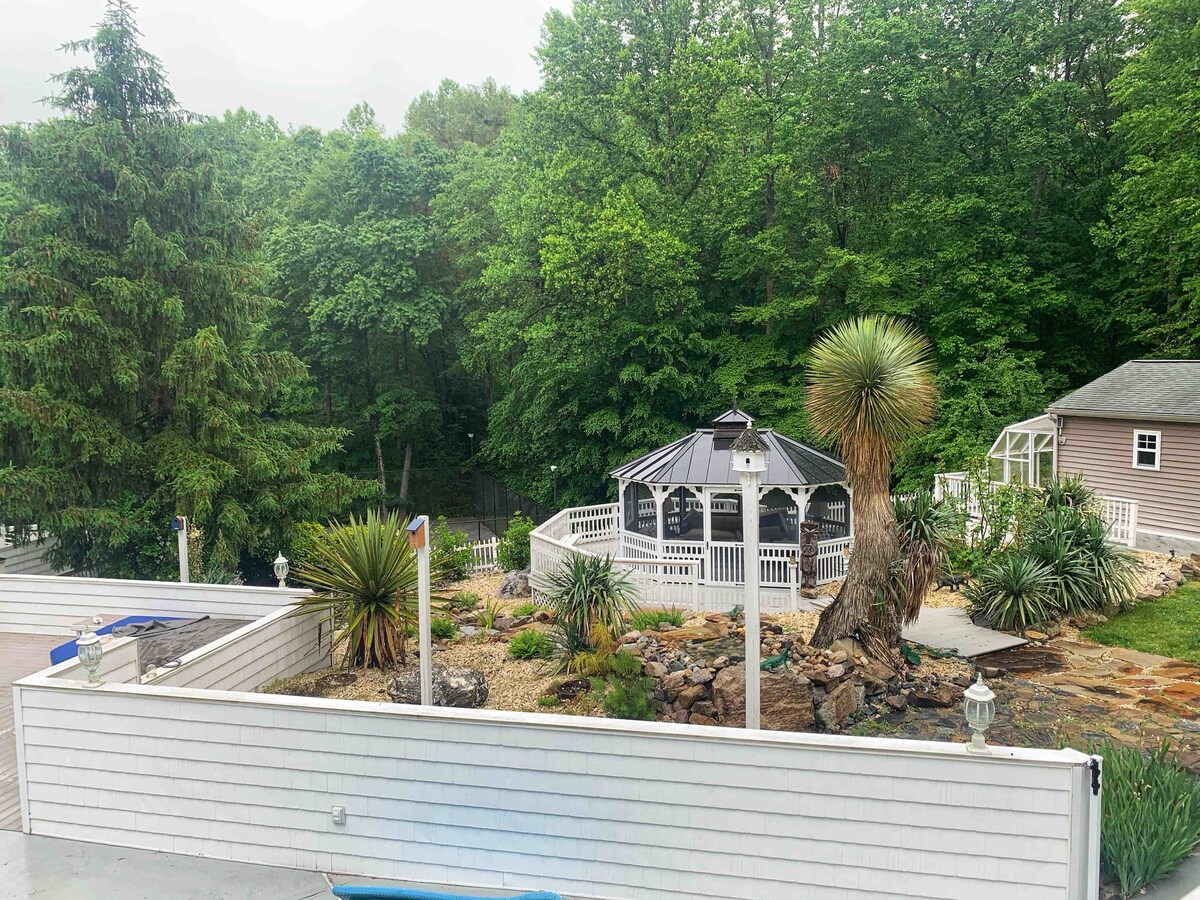 Retreat|Tennis/Pickle Ball, HotTub/Sauna - Houses for Rent in Glen