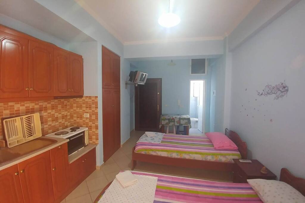 ROOM 1