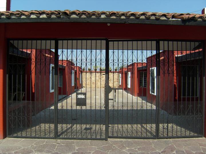 Casa de Artista B, Centro Histórico Oaxaca, Méx. Townhouses for Rent