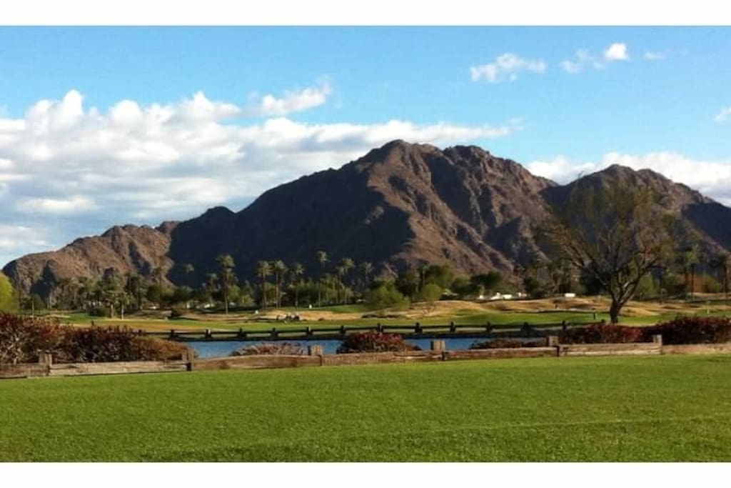 GOLF COURSE - 5 minute walk (pay)