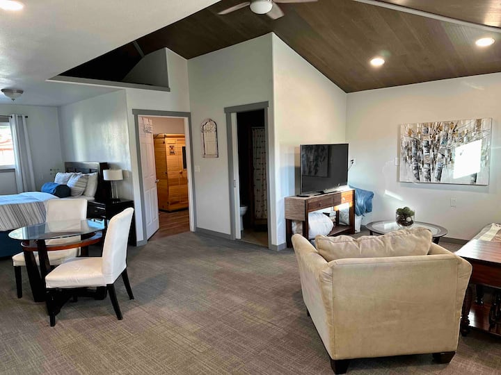 Private Mountain Suite - Bend, OR