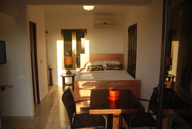 独立的单间公寓起居空间