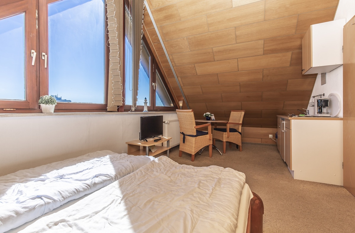 Leistungsstarkes Airbnb: 1-room studio apartment with Baltic Sea views in Grömitz