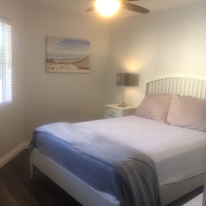 Second bedroom with new queen size bed