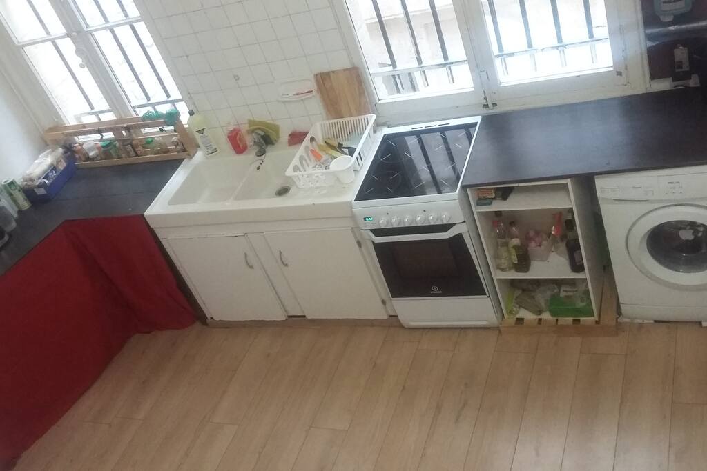 La cuisine toute équipée...
