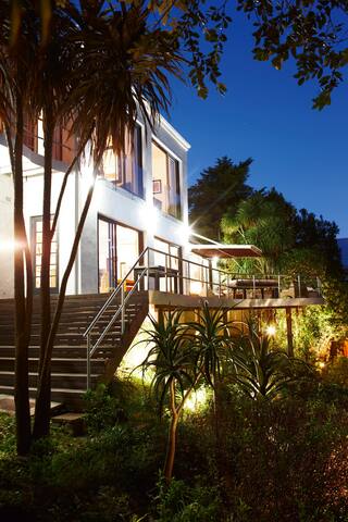 Haven nestled under Table Mountain gallery image 2