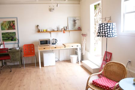 charming, colorful, close to beach