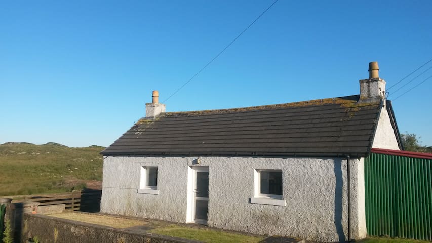 Airbnb Bunessan Holiday Rentals Places To Stay Scotland