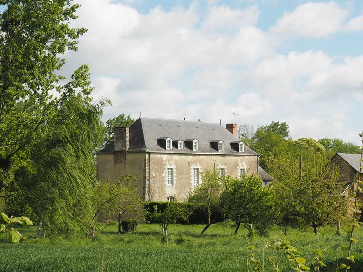 Cosse Le Vivien Vacation Rentals Homes Pays De La Loire France Airbnb