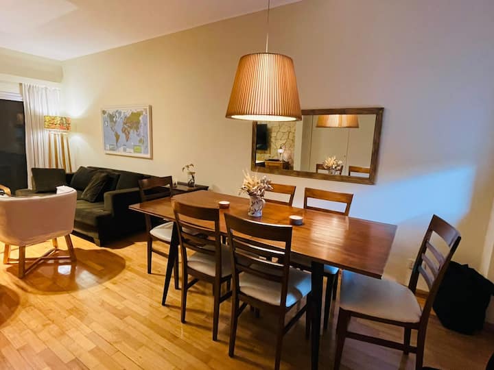 Apartamento tipo casa em Martínez com 2 quartos, jardim e piscina