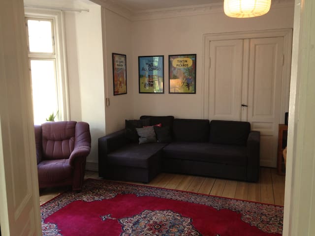 Classic and homely corner apartment gallery image 3