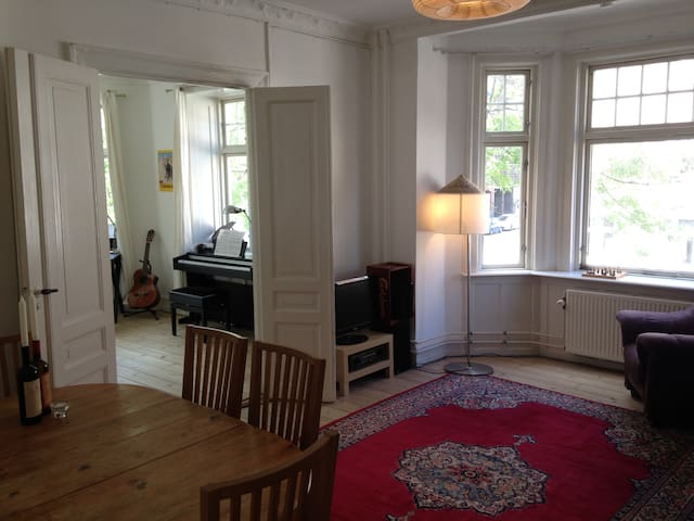 Classic and homely corner apartment