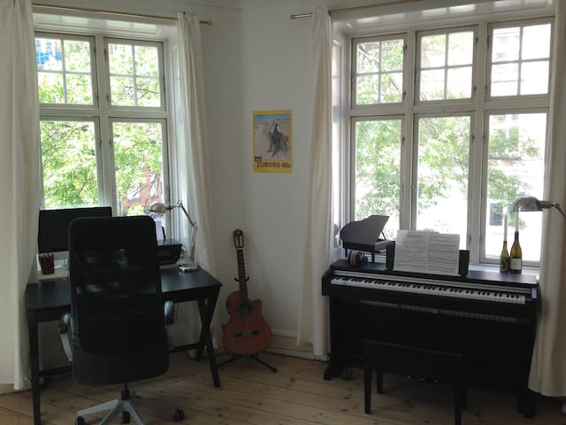 Classic and homely corner apartment gallery image 5