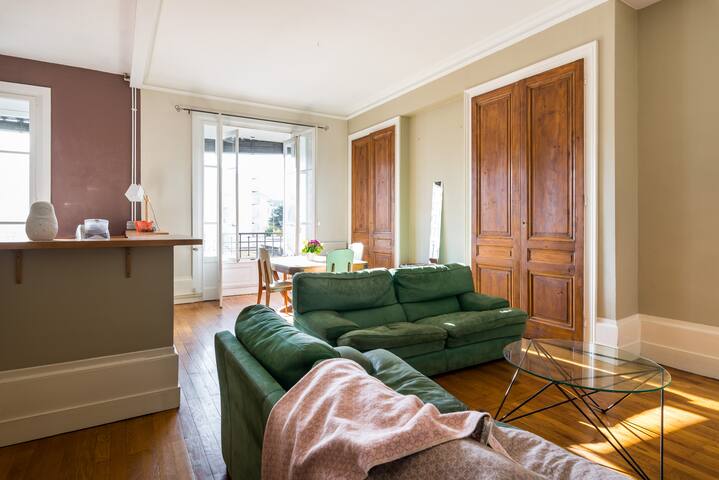 Great typical renovated appartment nearby center