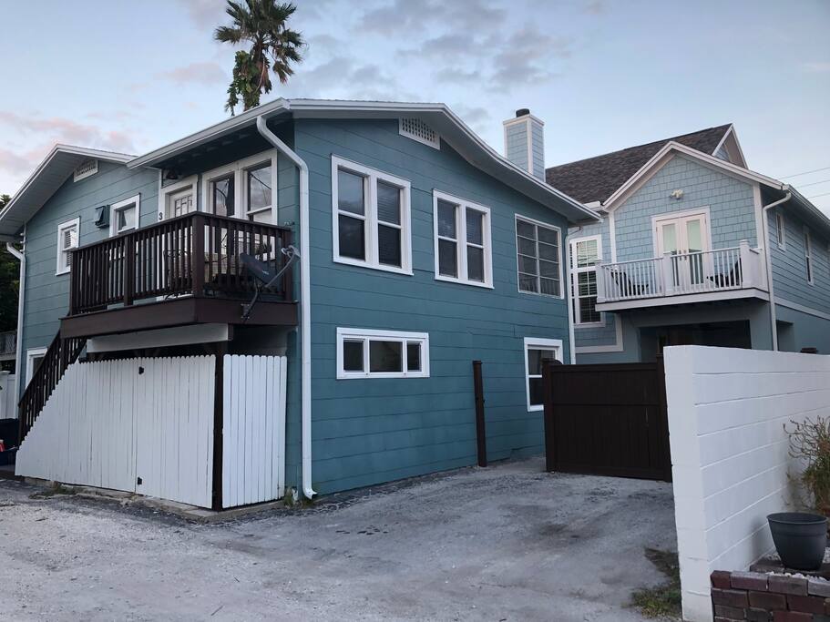 Upstairs and downstairs Apts
700 Steps from sandy beach!