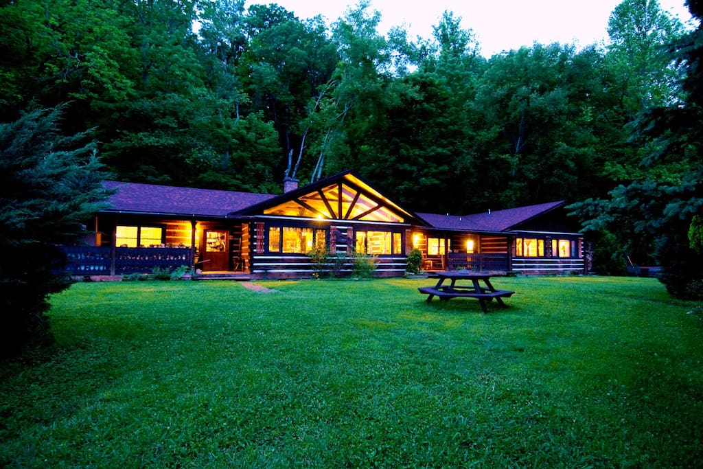Log FarmhouseSleeps 1419 Miles to Gatlinburg Cabins for Rent in
