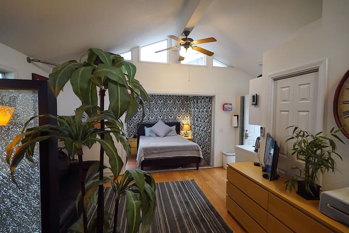 Bright & Beautiful - Executive Stay