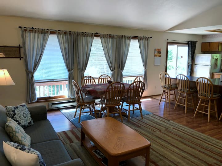 Comfortable Apartment with Vaulted Ceilings Apartments for Rent in Ketchikan, Alaska, United