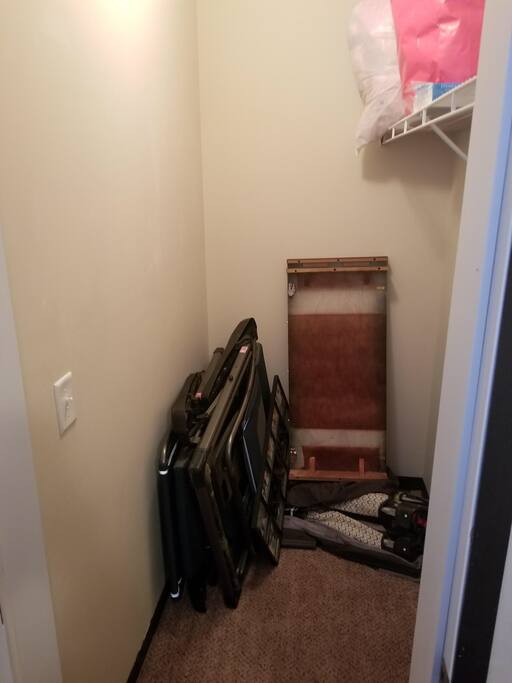 Guest room walk-in closet
