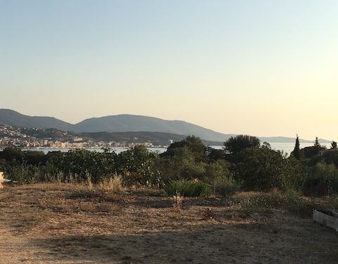 T2,  vue sur la baie de Propriano avec terrasse