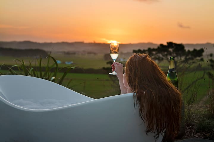 Te Papa Eco Cottage, off the grid Luxury