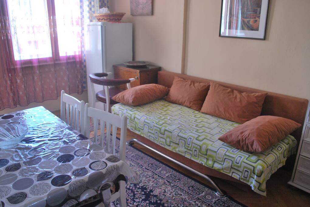 dining room with sofa bed