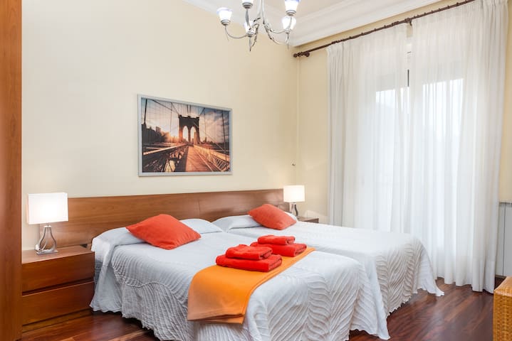 Junto playa Zurriola, 125 m2. Gran apartamento