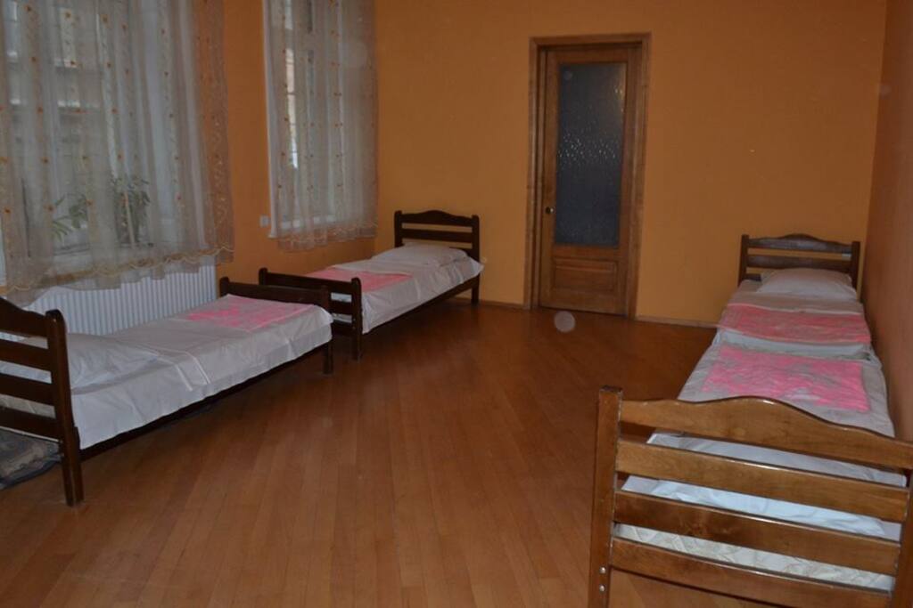 Bedroom # 1/Спальня # 1