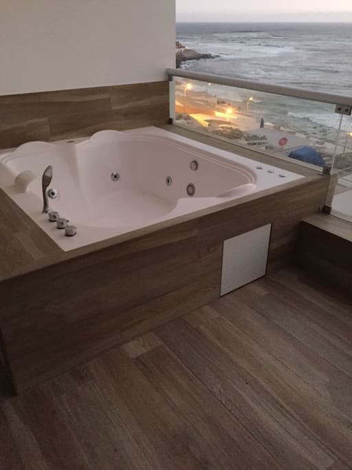 JACUZZI VISTA AL MAR