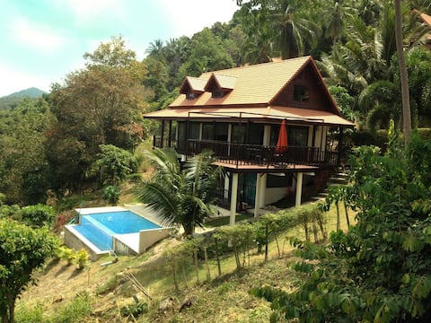 Baan Ton Palm magnificent 4 Br Villa with Seaview