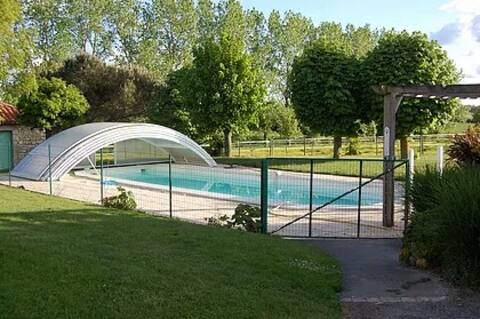 Gite La piltière chez Estelle "LE PIN PARASOL"