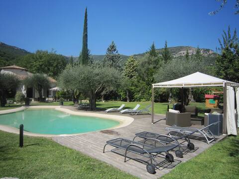 Amazing 6 bedroom villa with private pool