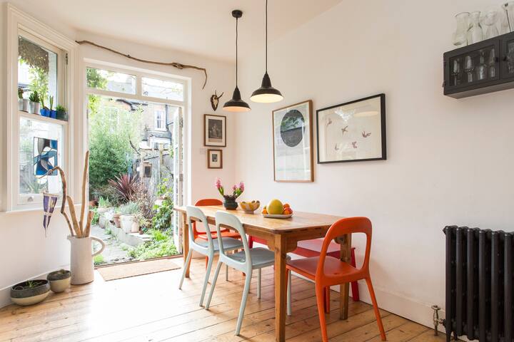 Edwardian 5 bed house in Clapton