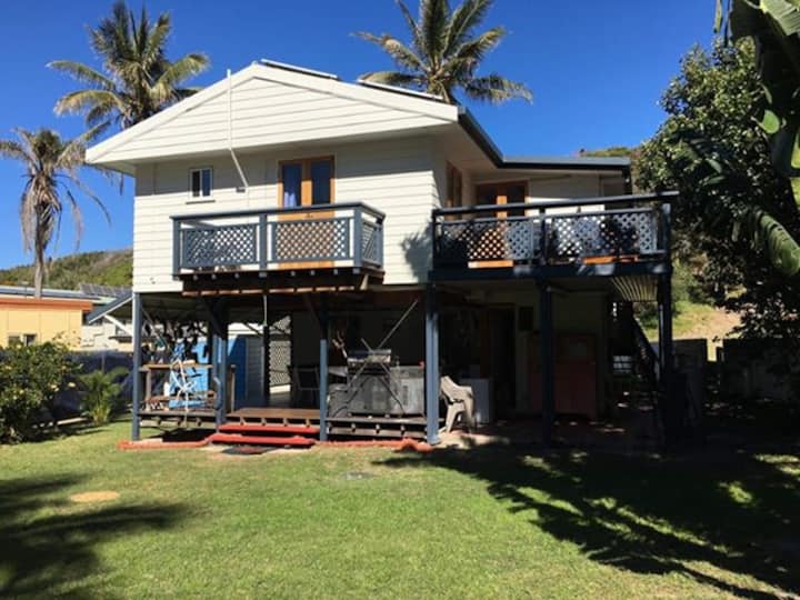 Fraser Island Holiday Home, Happy Valley, Qld. Houses for Rent in