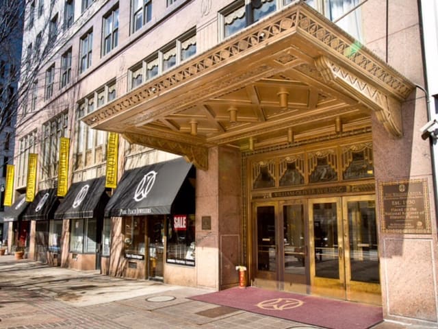 Historic Downtown Art Deco Luxury