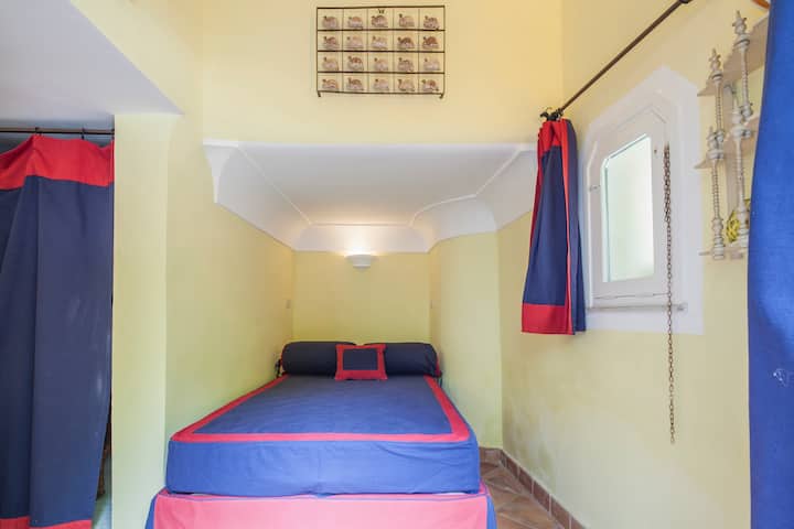 La alcoba" 3ª habitación vista al jardín (cama francesa cm 120) / la alcoba 3 cama francesa (cm 120), vista al jardín