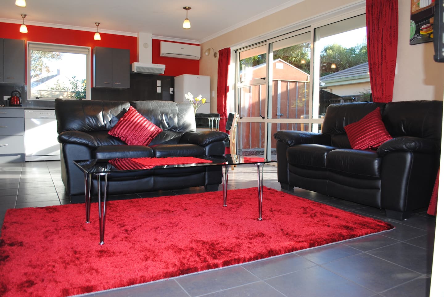 Private Garden Haven With No Cleaning Fee 1