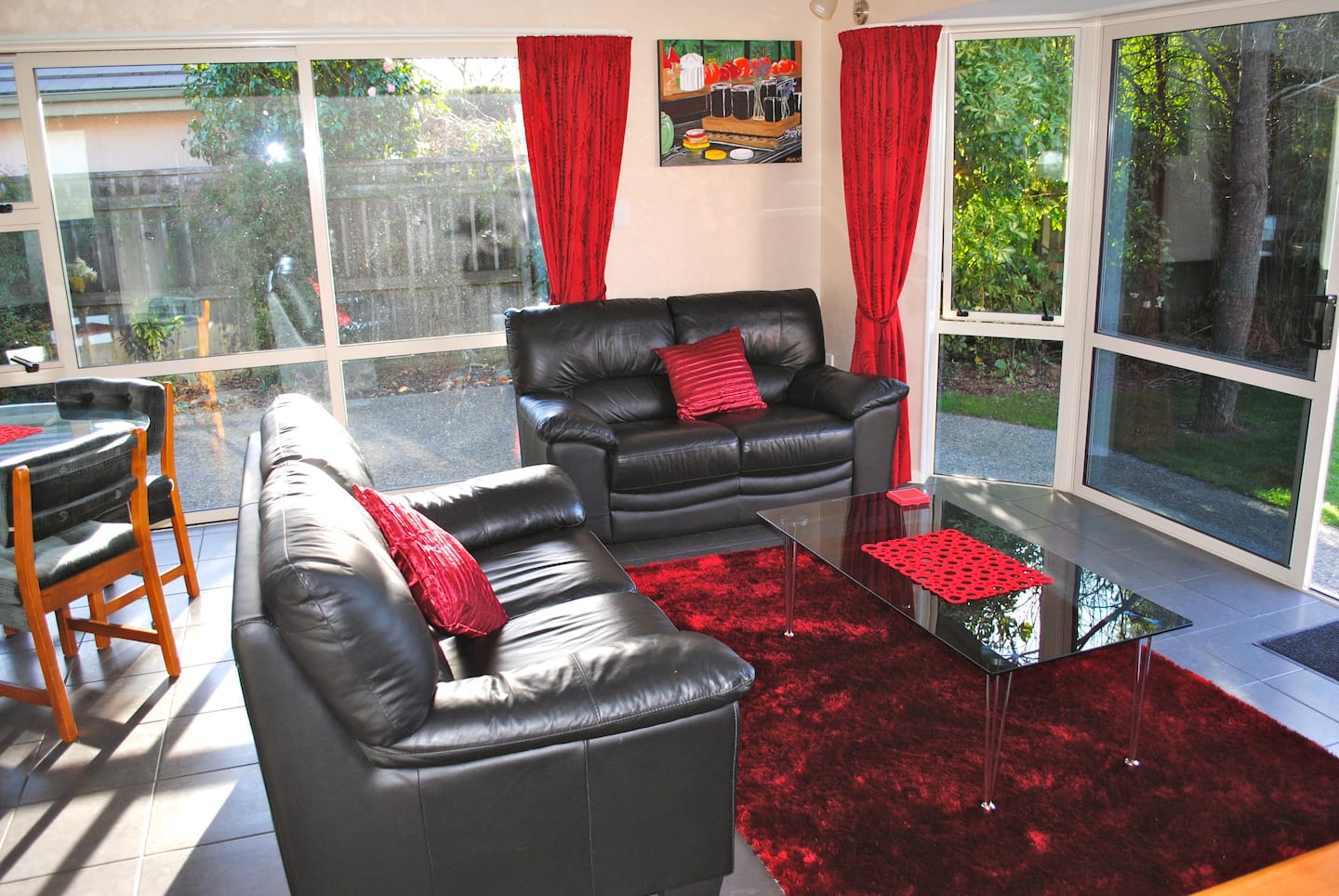 Private Garden Haven With No Cleaning Fee 3