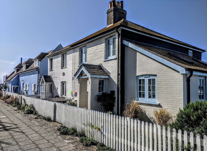 Top 10 Airbnb Vacation Rentals In Southbourne, UK Trip101