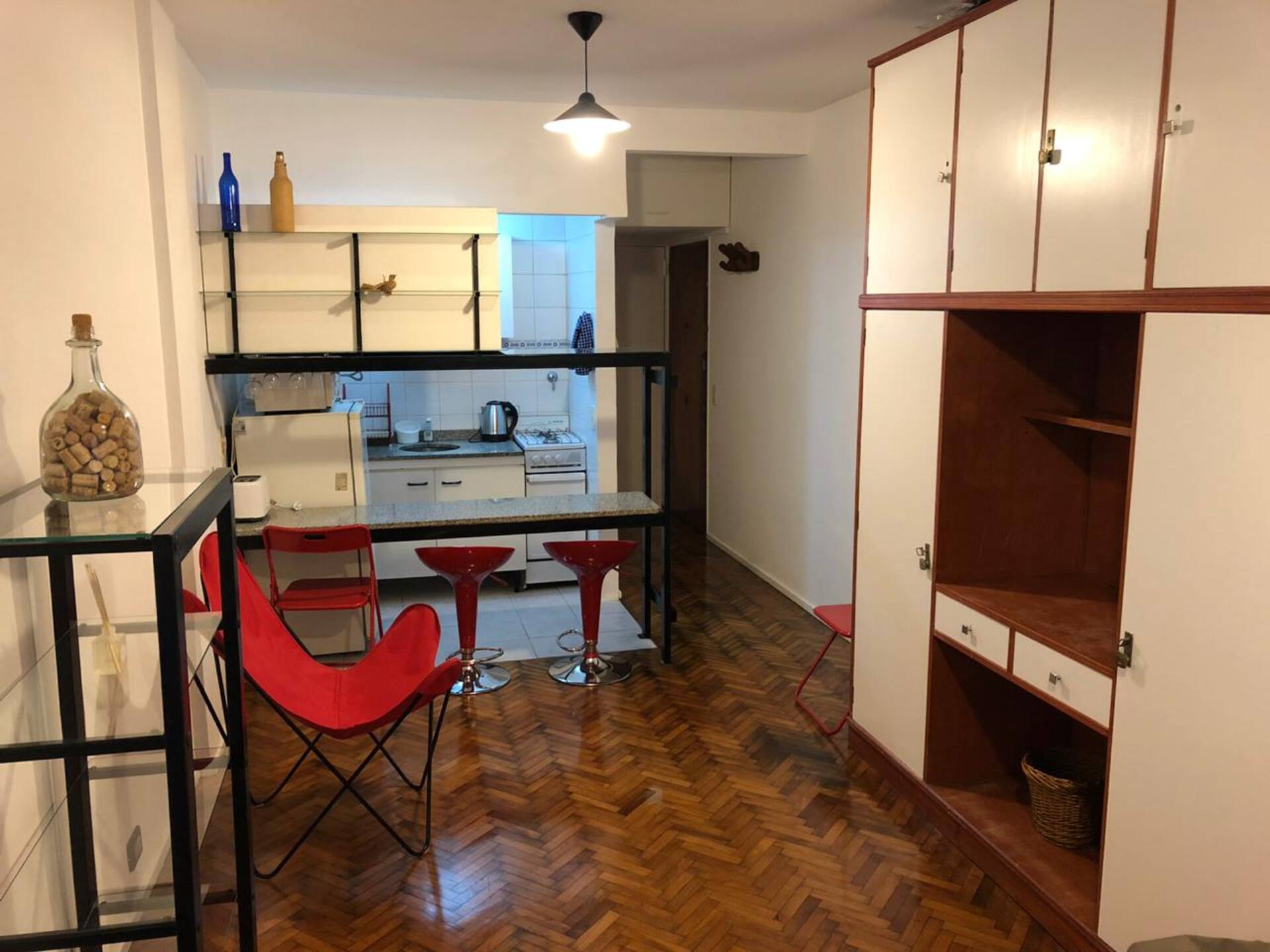 Kitnet mobiliada (studio) reformada em Recoleta