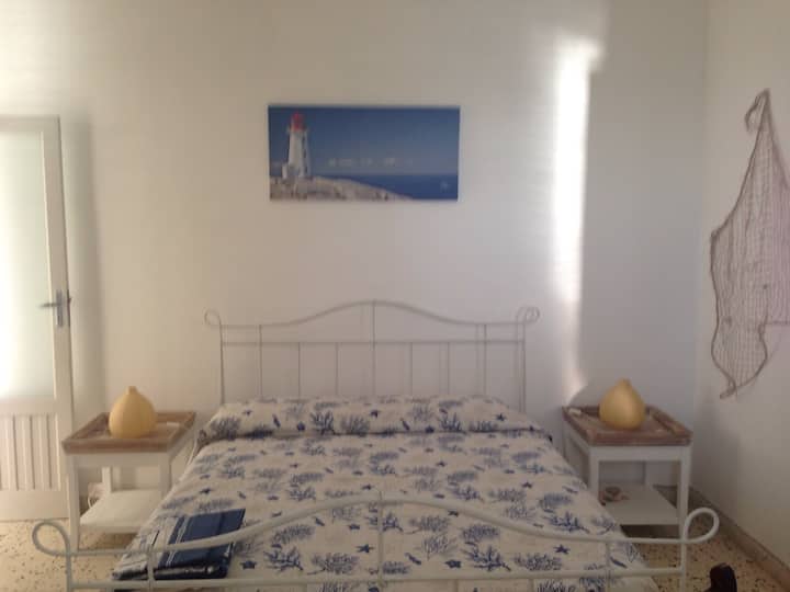 ห้องนอนเตียงใหญ่ 1