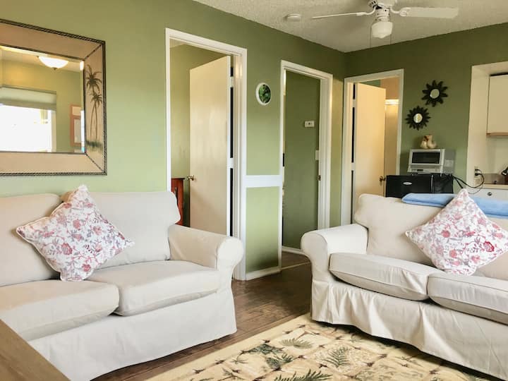 Condo 207 2 Bdrm Condo 200 yards from Beach! Condominiums for Rent