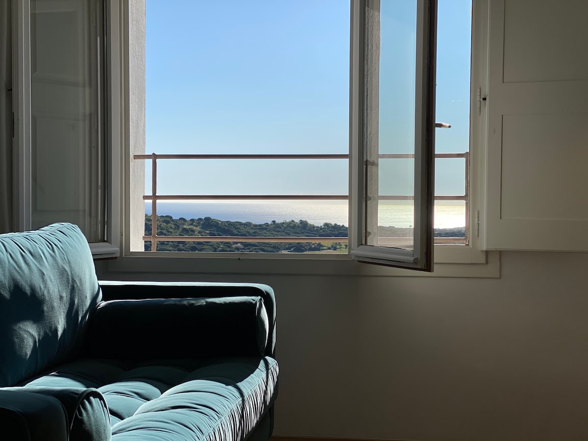 Top performing Airbnb: Ramatuelle Village house with sea view in Ramatuelle