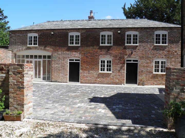 4 Bed The Coach House Ridware Hall Houses for Rent in Hill Ridware, United Kingdom