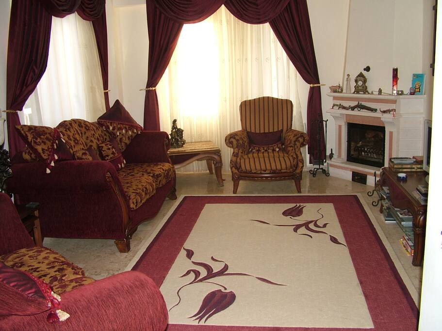 Lounge with open fireplace
