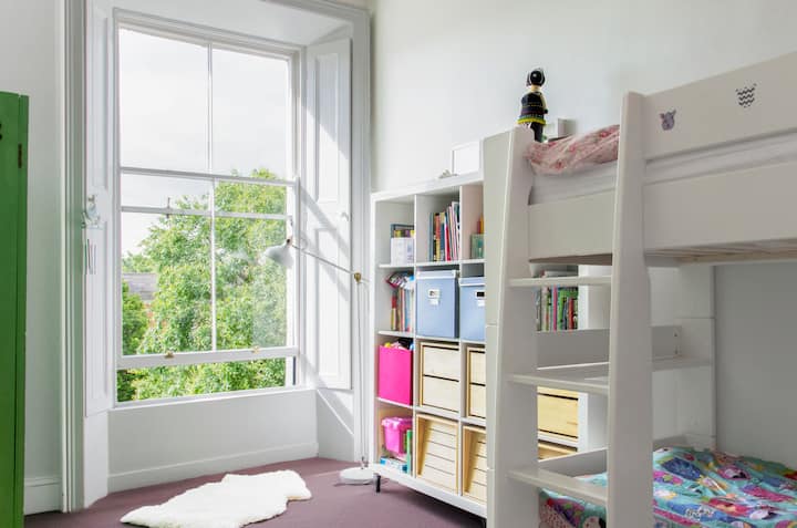 Tercer dormitorio. TEN EN cuenta QUE LAS LITERAS SE han IDO Y AHORA TENEMOS una PEQUEÑA CAMA DOBLE EN ESTA HABITACIÓN. La foto se actualizará en breve.