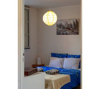 Charming quiet room - city hyper center - Fr / Eng